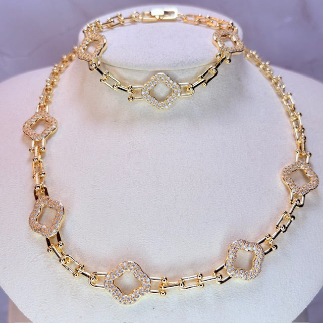 luciana clover luxe chain & bracelet set