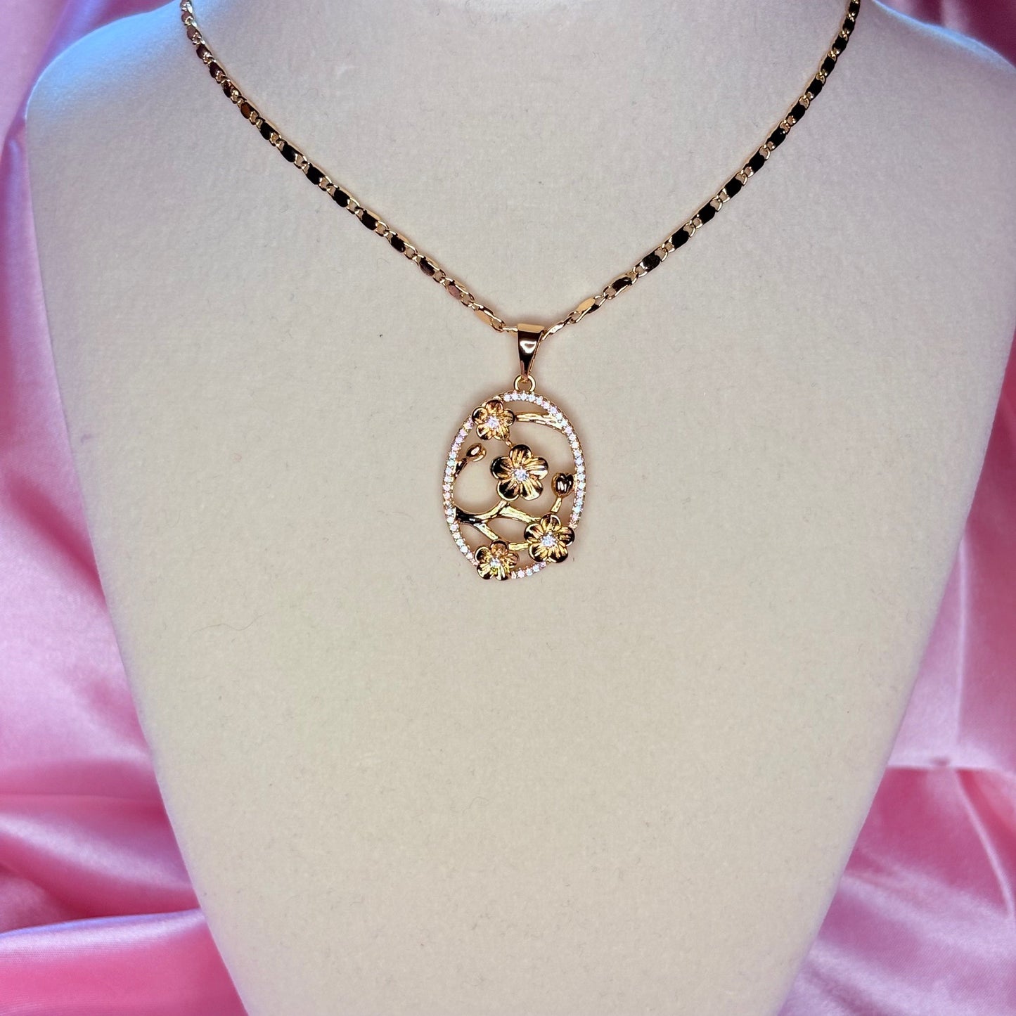 fleur necklace
