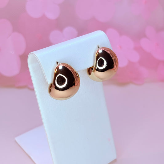 chonky huggie earrings
