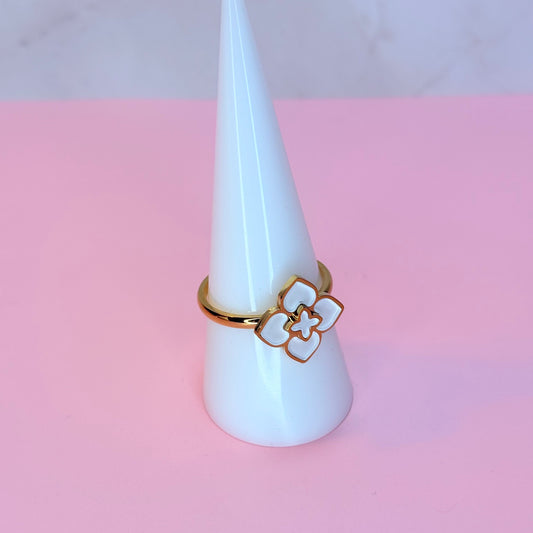 delicate trebol ring