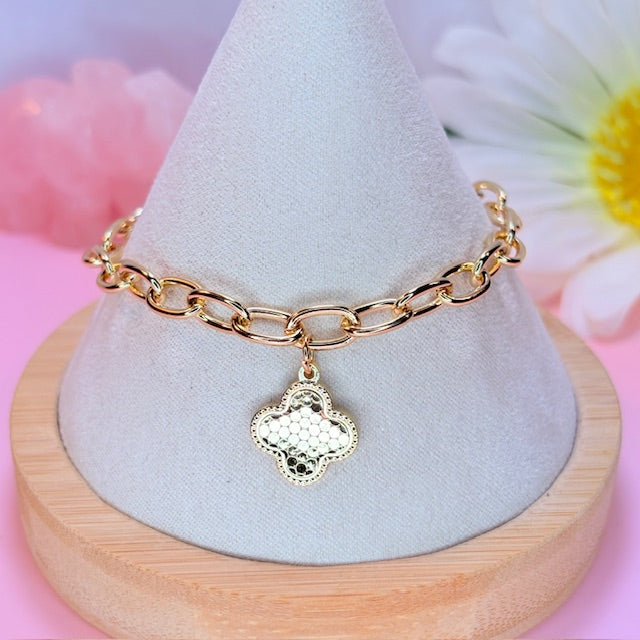 gold clover bracelet