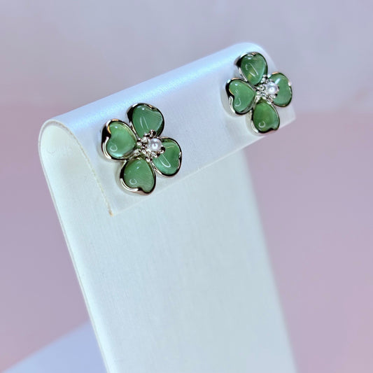 green clover earrings
