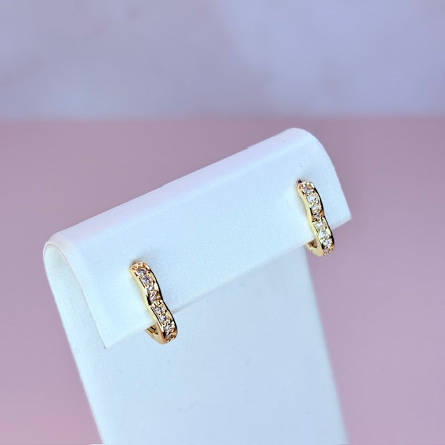 mini heart hug earrings