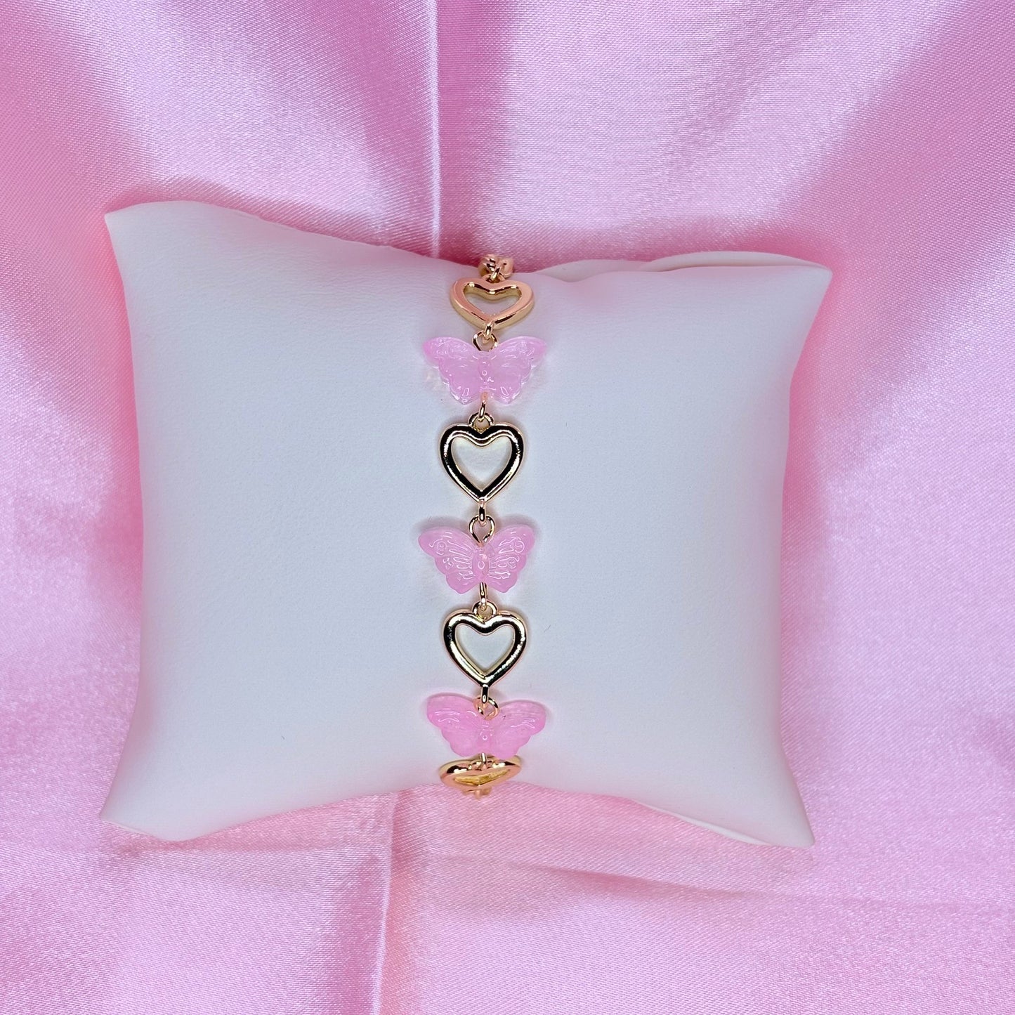 pink flutter kiss bracelet