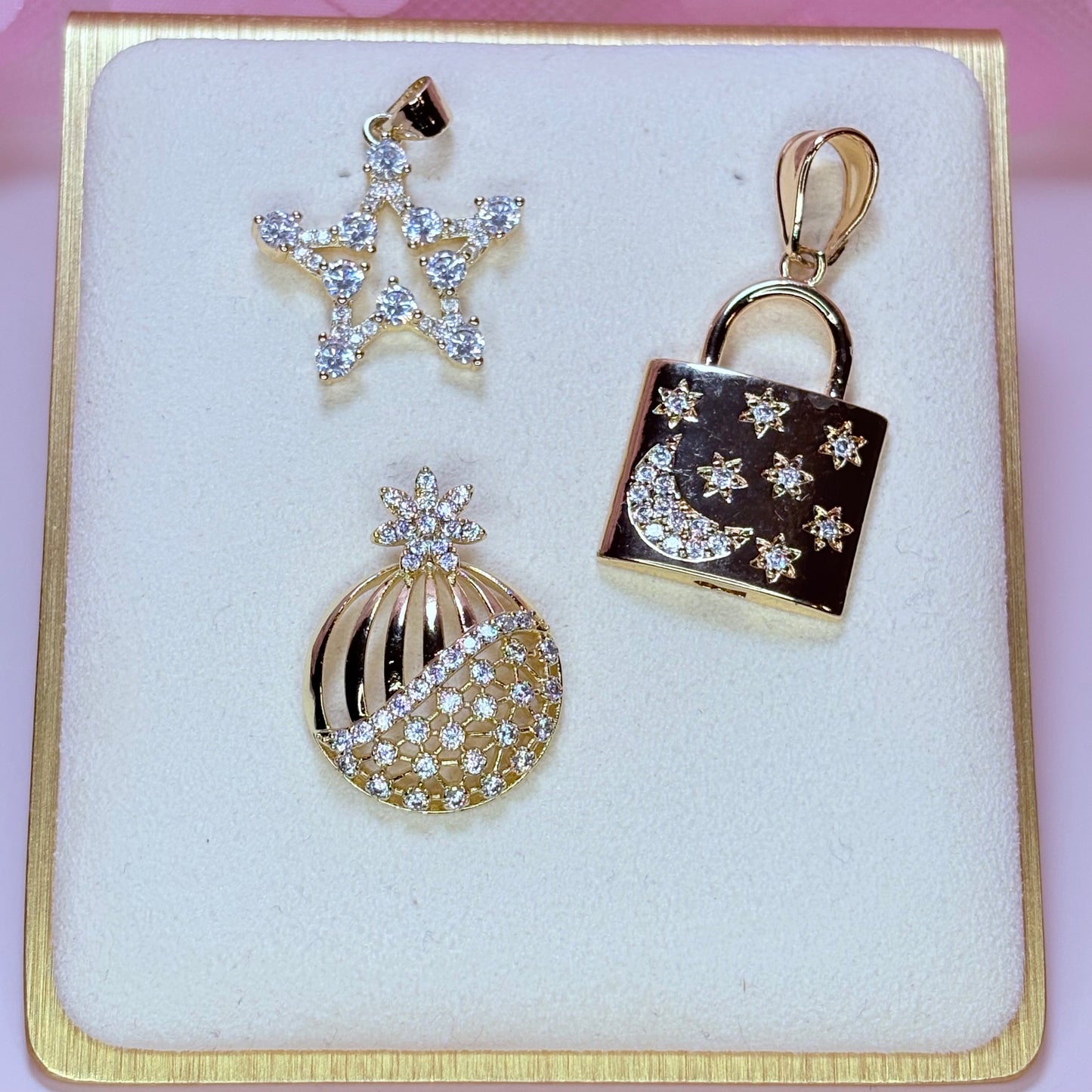 cosmic start trio pendant