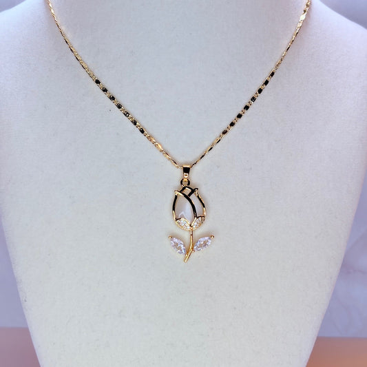 tulip necklace