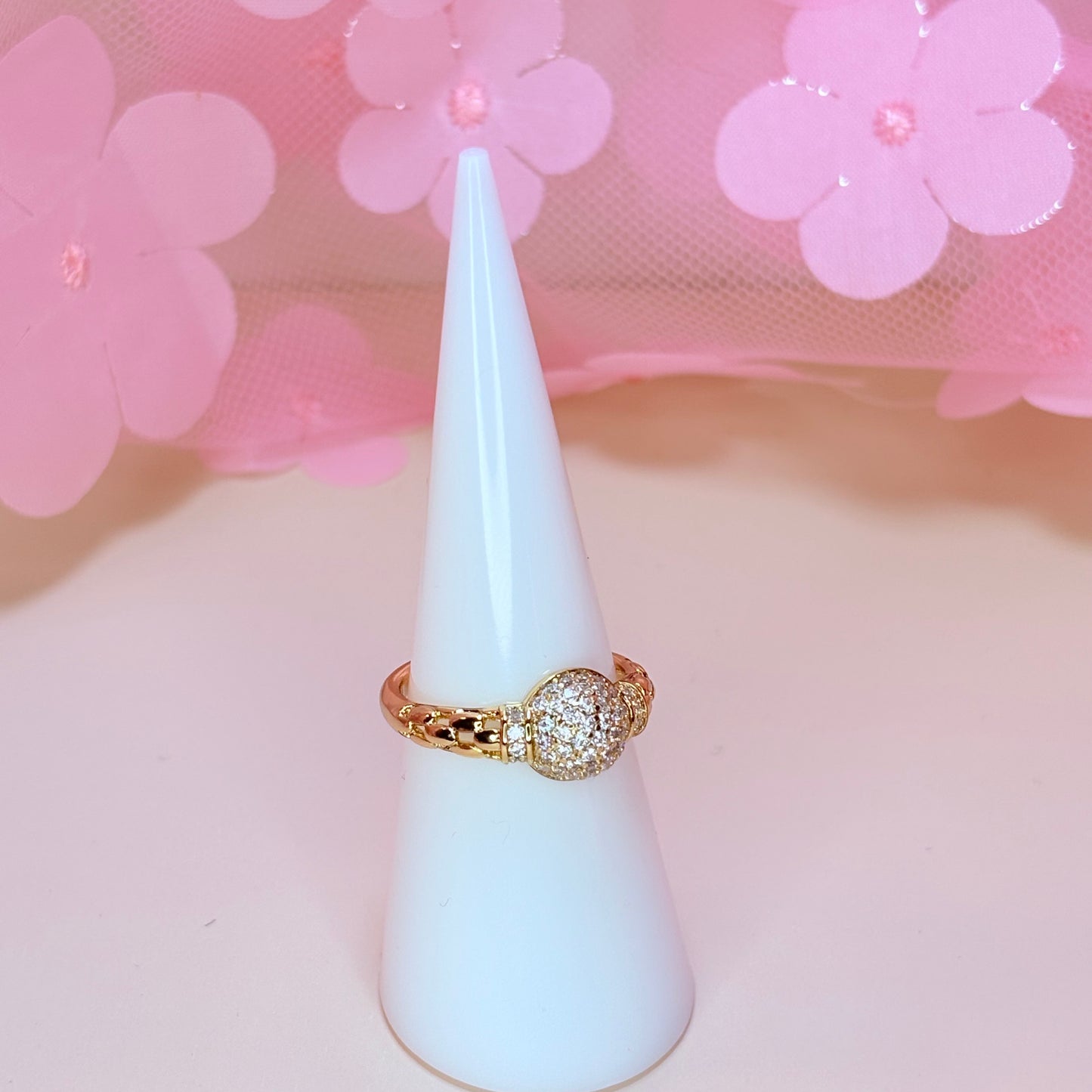 zuri gold sphere ring