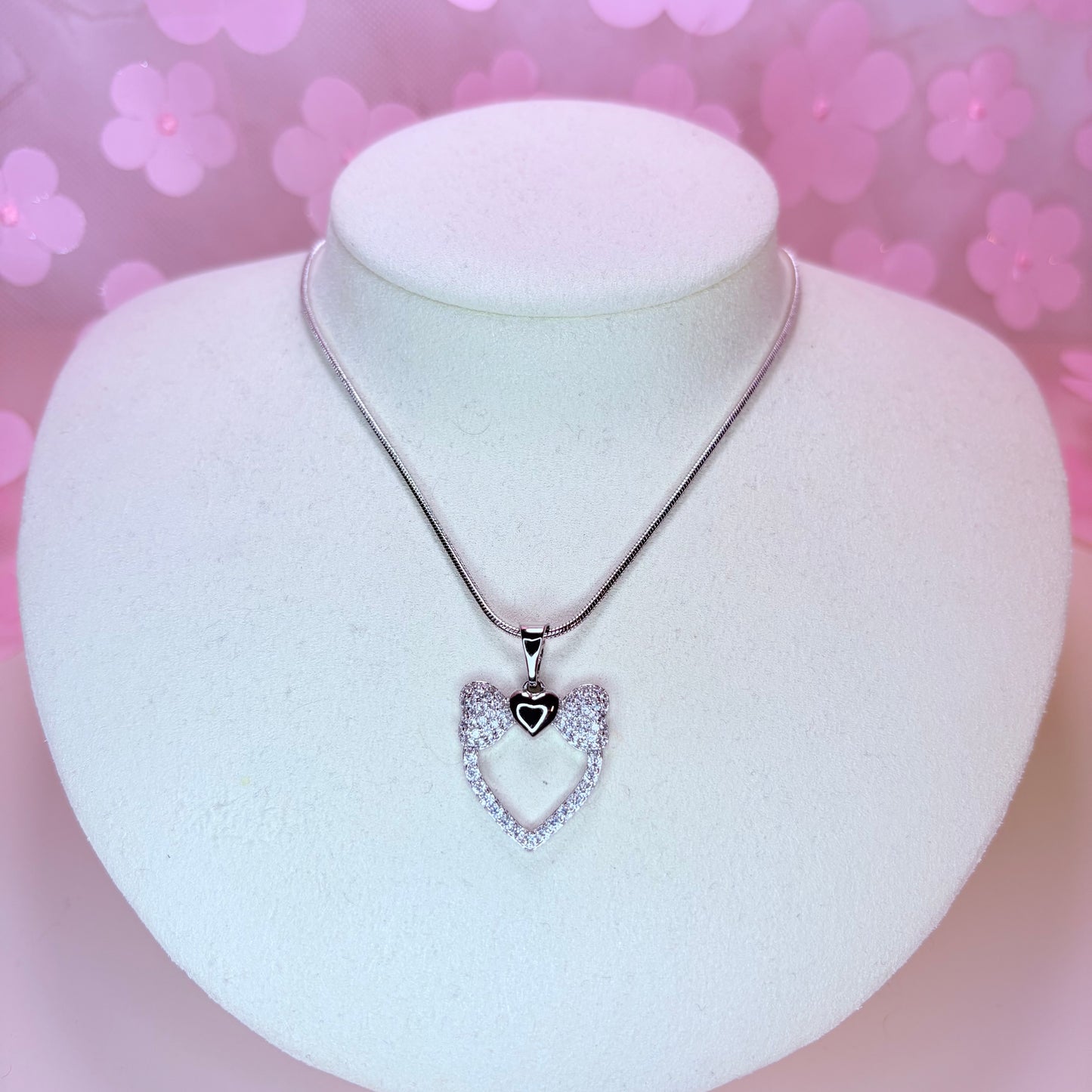 amelie sweatheart silver necklace