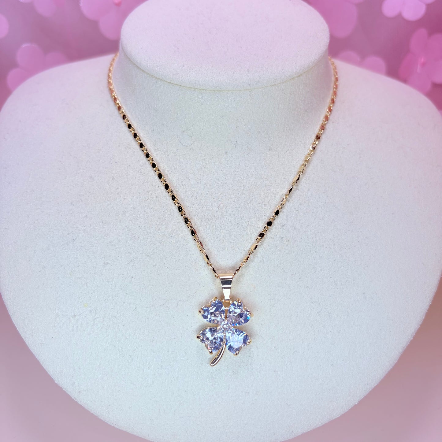 alohi clover necklace