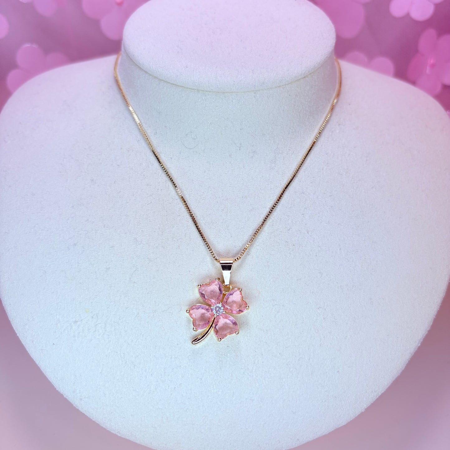 alohi clover necklace