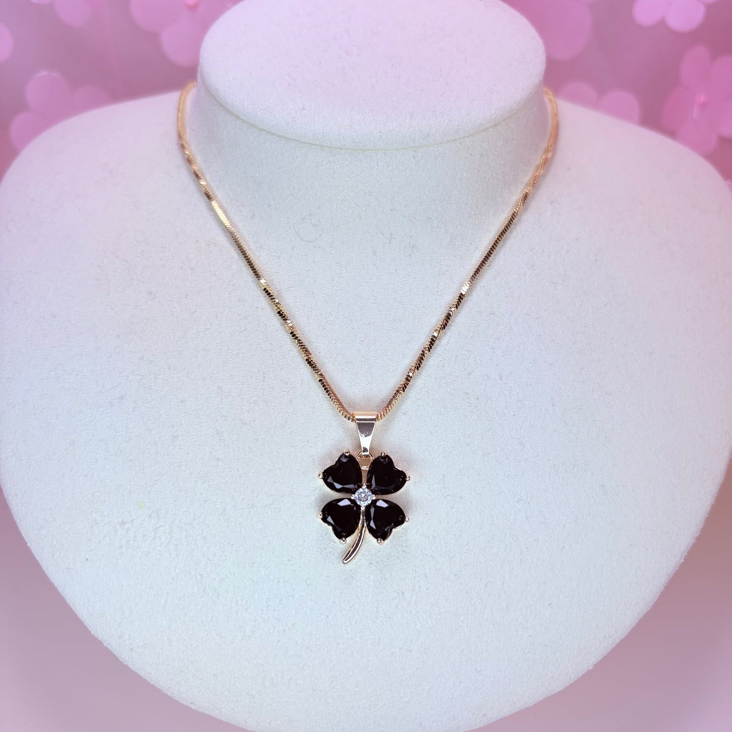 alohi clover necklace