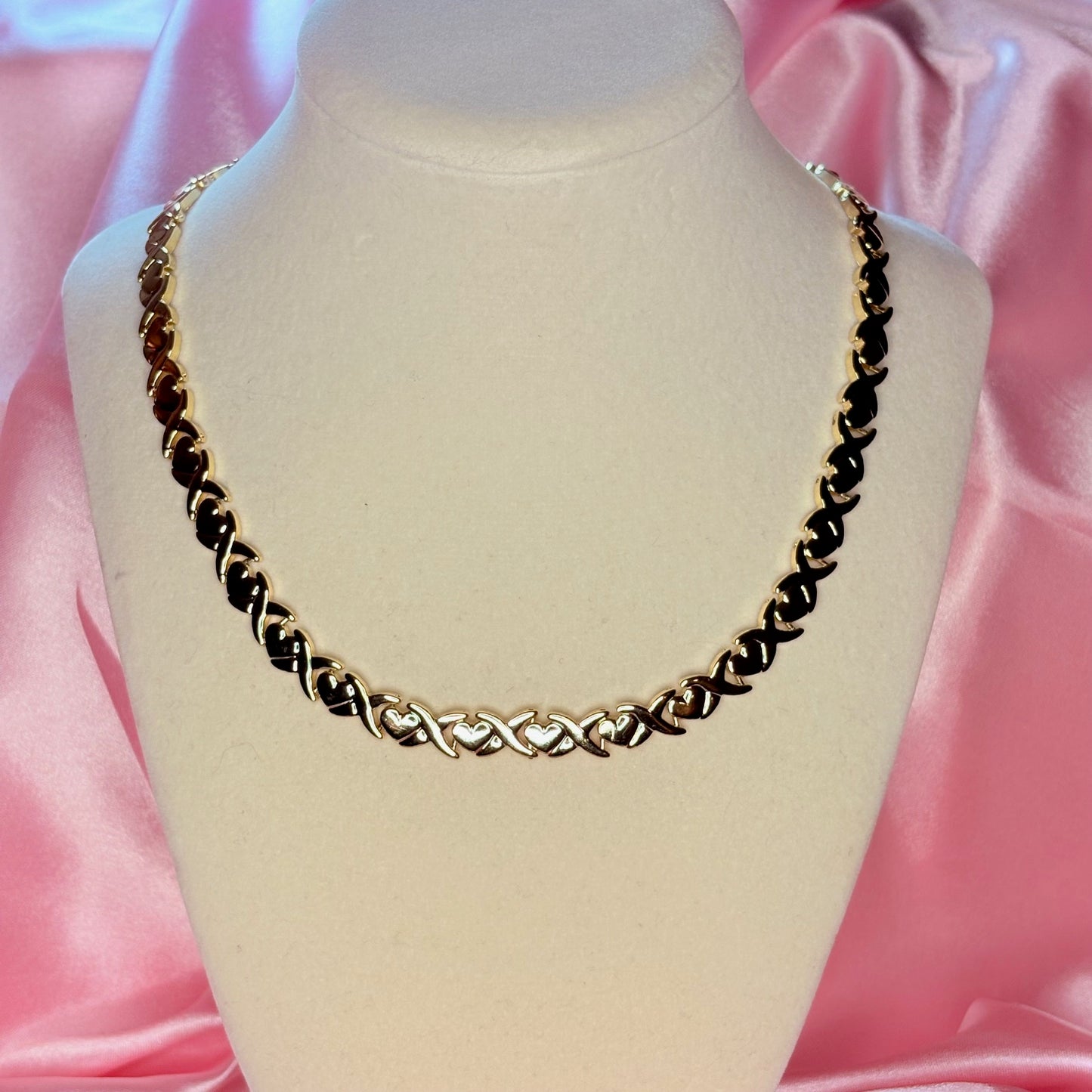 xoxo necklace