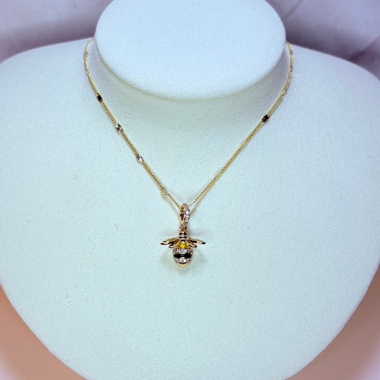 abeja necklace