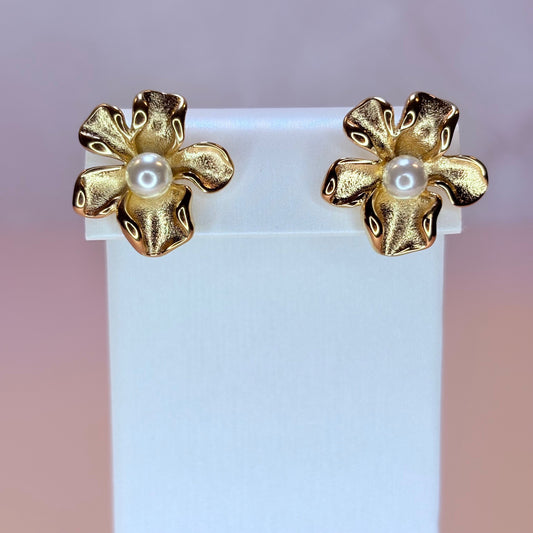 aislynn flower earrings