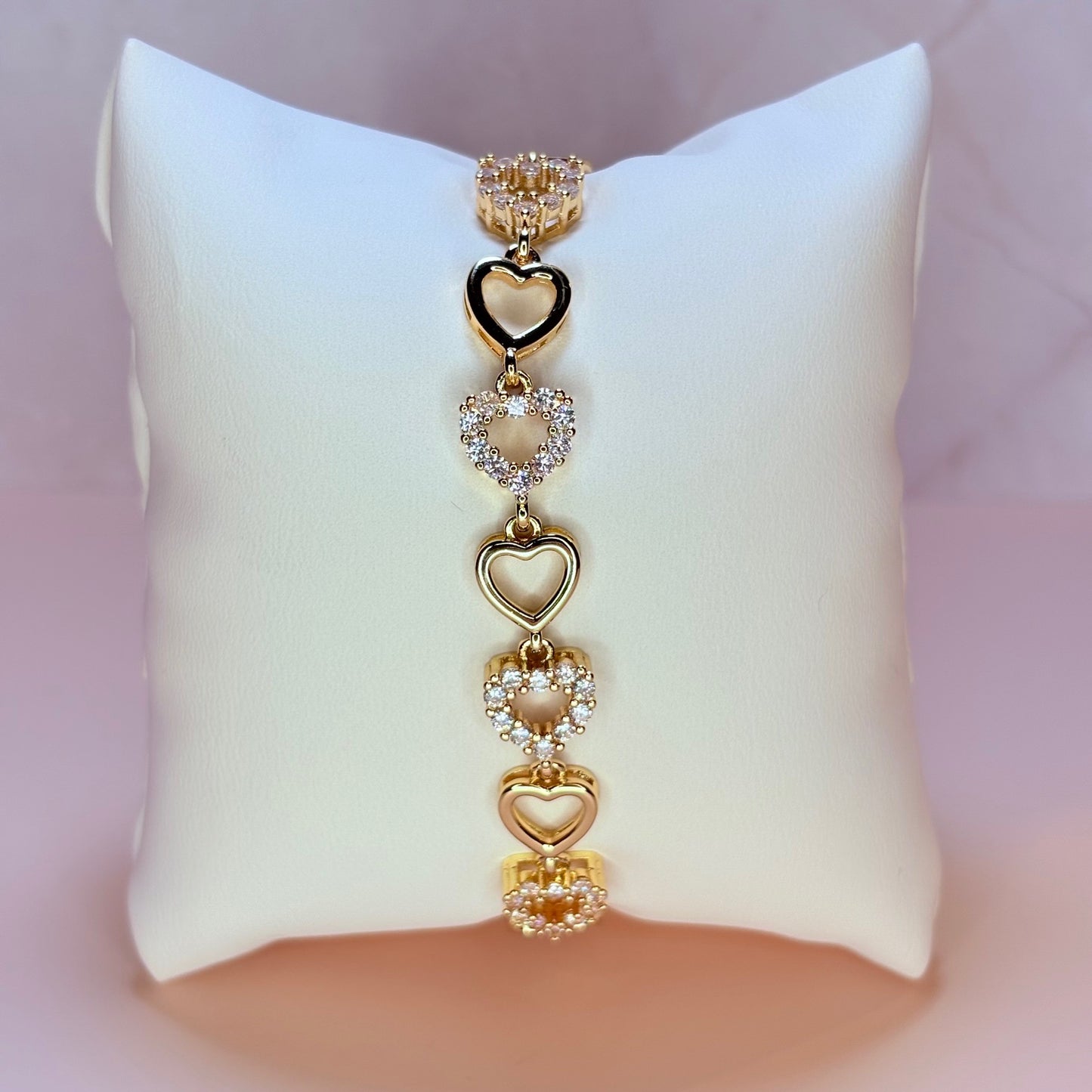 aria heart bracelet