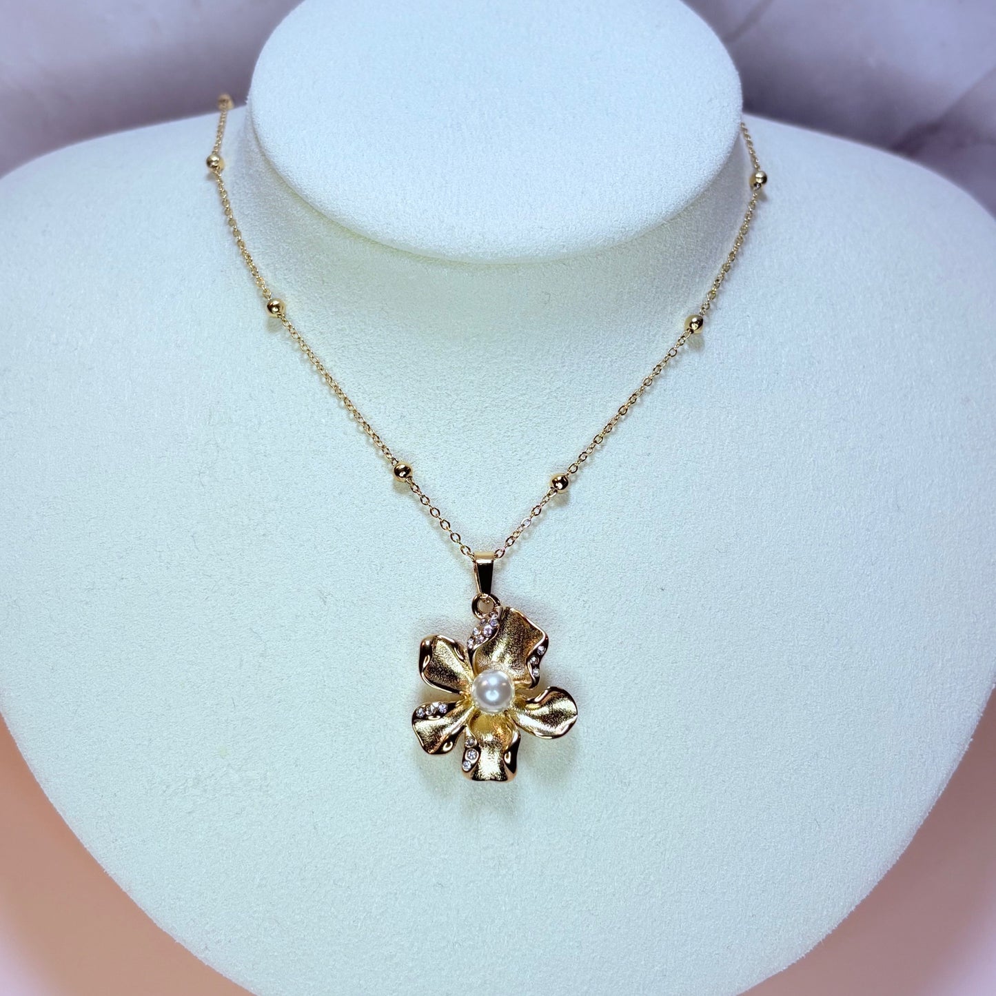 armani flower necklace