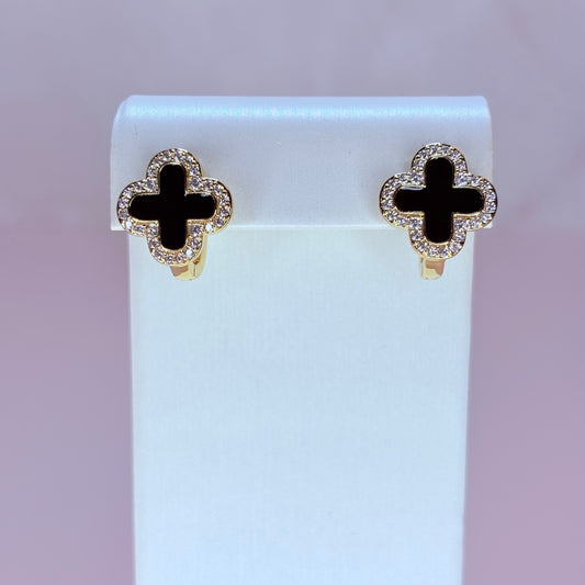 black trebol huggie earrings