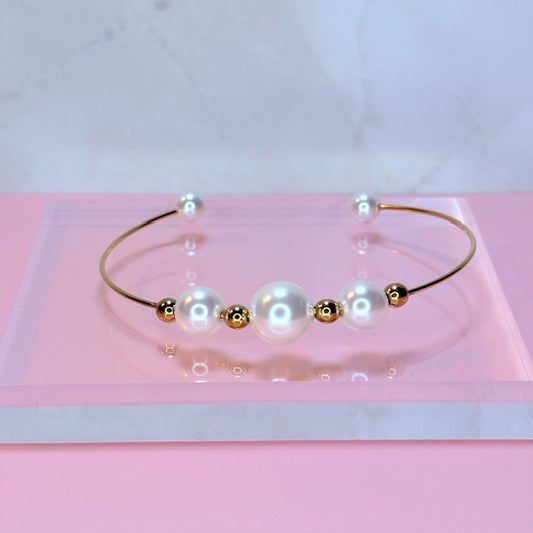 bold pearl dainty bangle