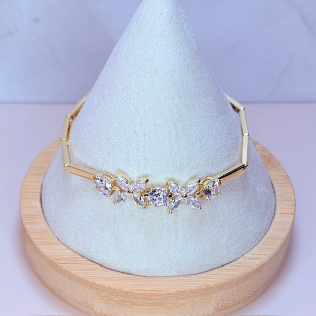 coquette flower link bracelet