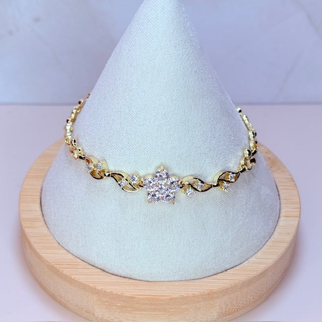 dainty flower bracelet