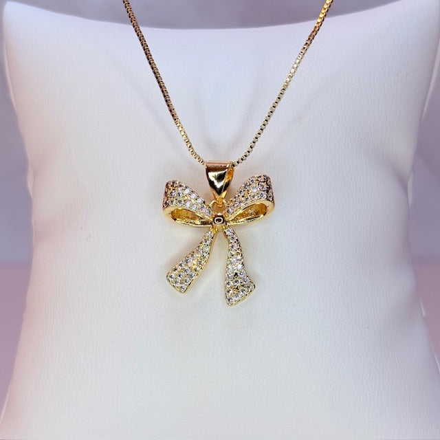 dainty luxe bow necklace