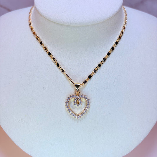 izel heart necklace