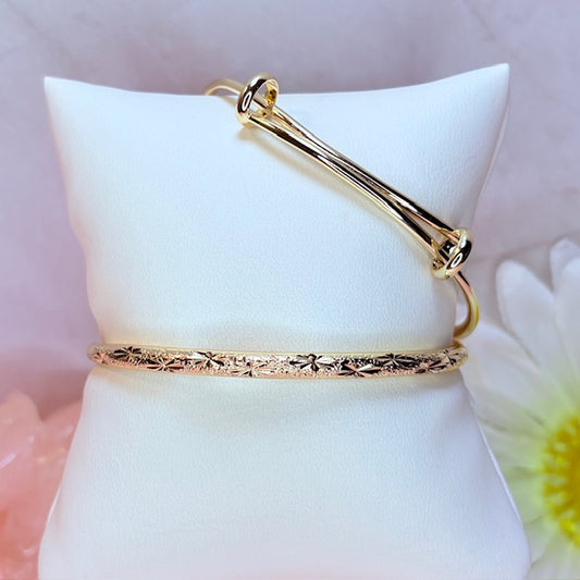 minimal luxe bangle