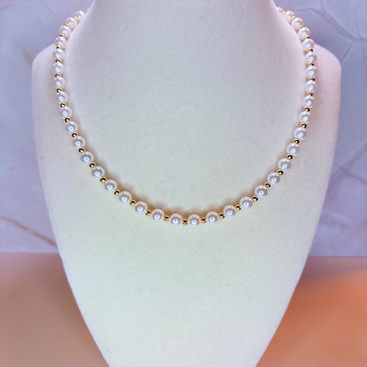 pearl choker-style necklace