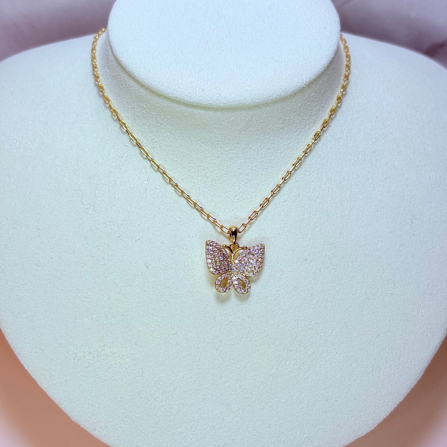 perla butterfly necklace