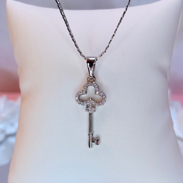 silver nani key necklace