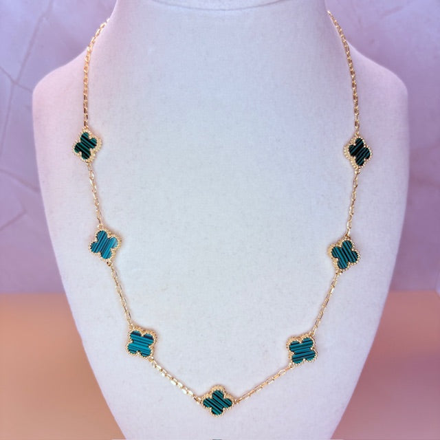 trebol necklace in 14K