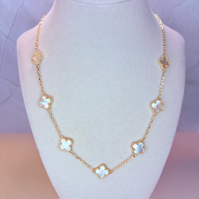 trebol necklace in 14K